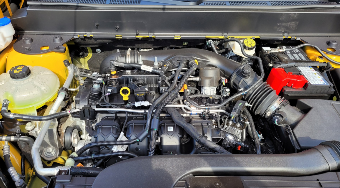 2023 Ford Maverick Lariat USA Engine