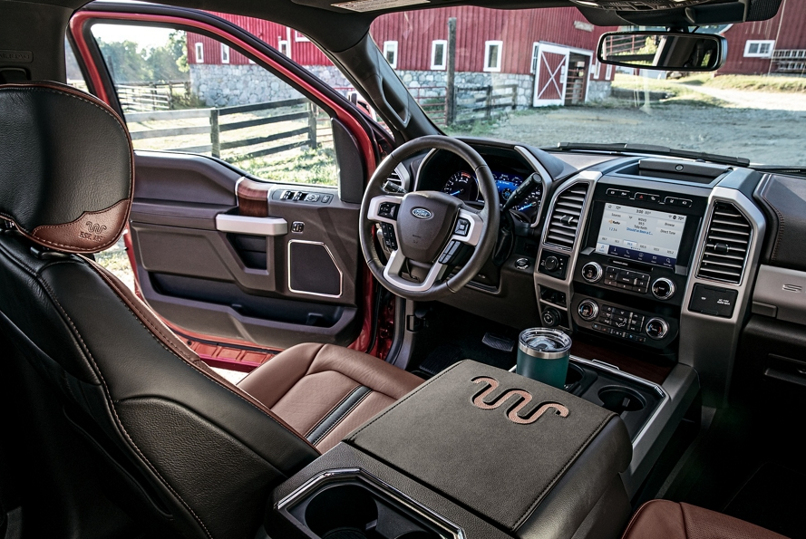 2023 Ford F-450 Feature